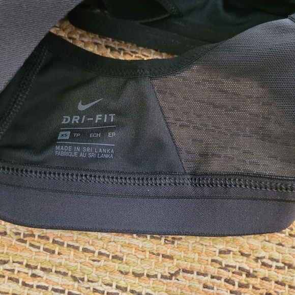 Nike Drifit Sports Bra High Neck - Picture 4 of 7